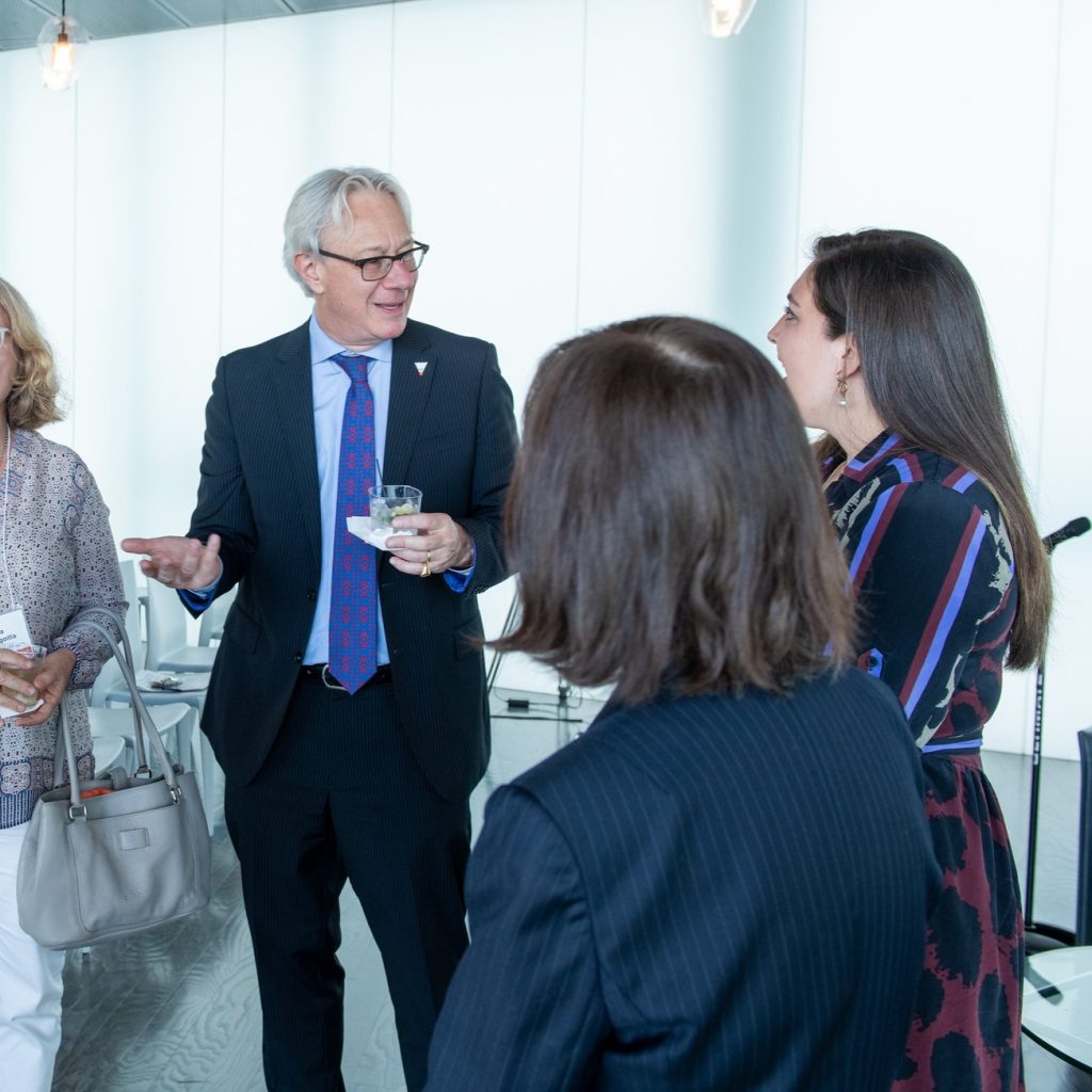 Nelson-Atkins members enjoy conversation at a Business Council event