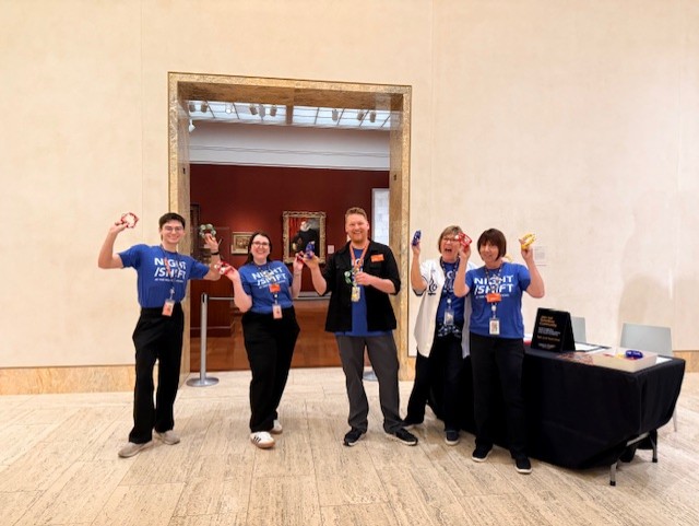 A group of Nelson-atkins volunteers